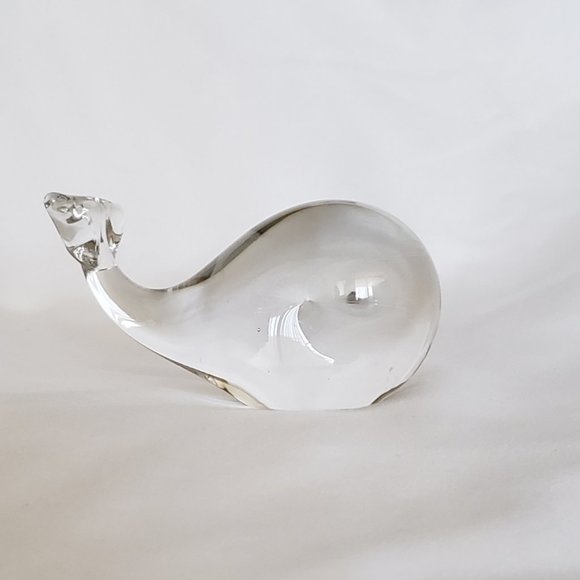 The ©Toscany Collection Clear Glass Whale Figurine/Paperweight - Picture 1 of 6